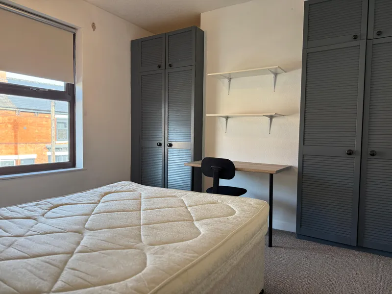 6 Bed 3 Bath // Student House House // Aug 2026 - Image 10